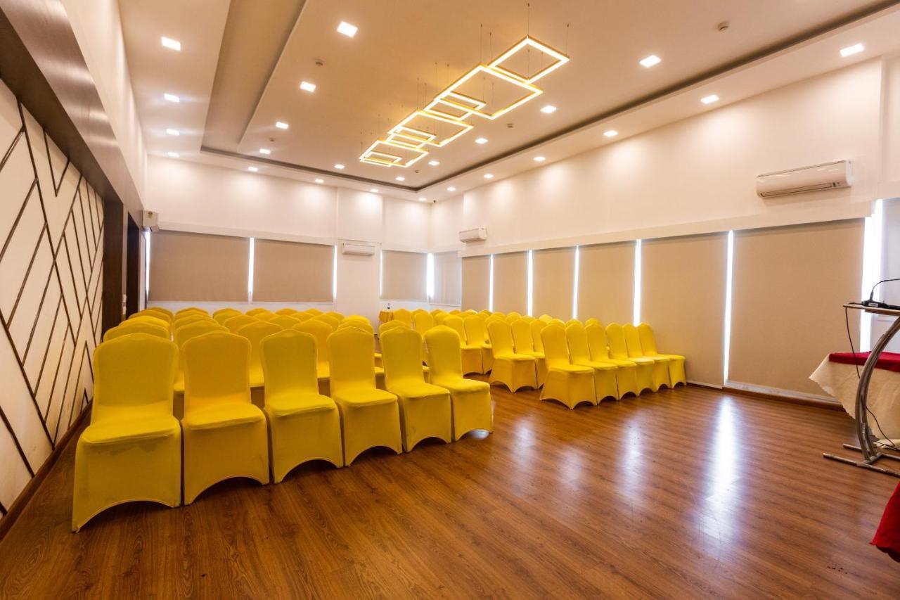 Clubhouse Nami Residency, Ahmedabad Hotel Exterior photo