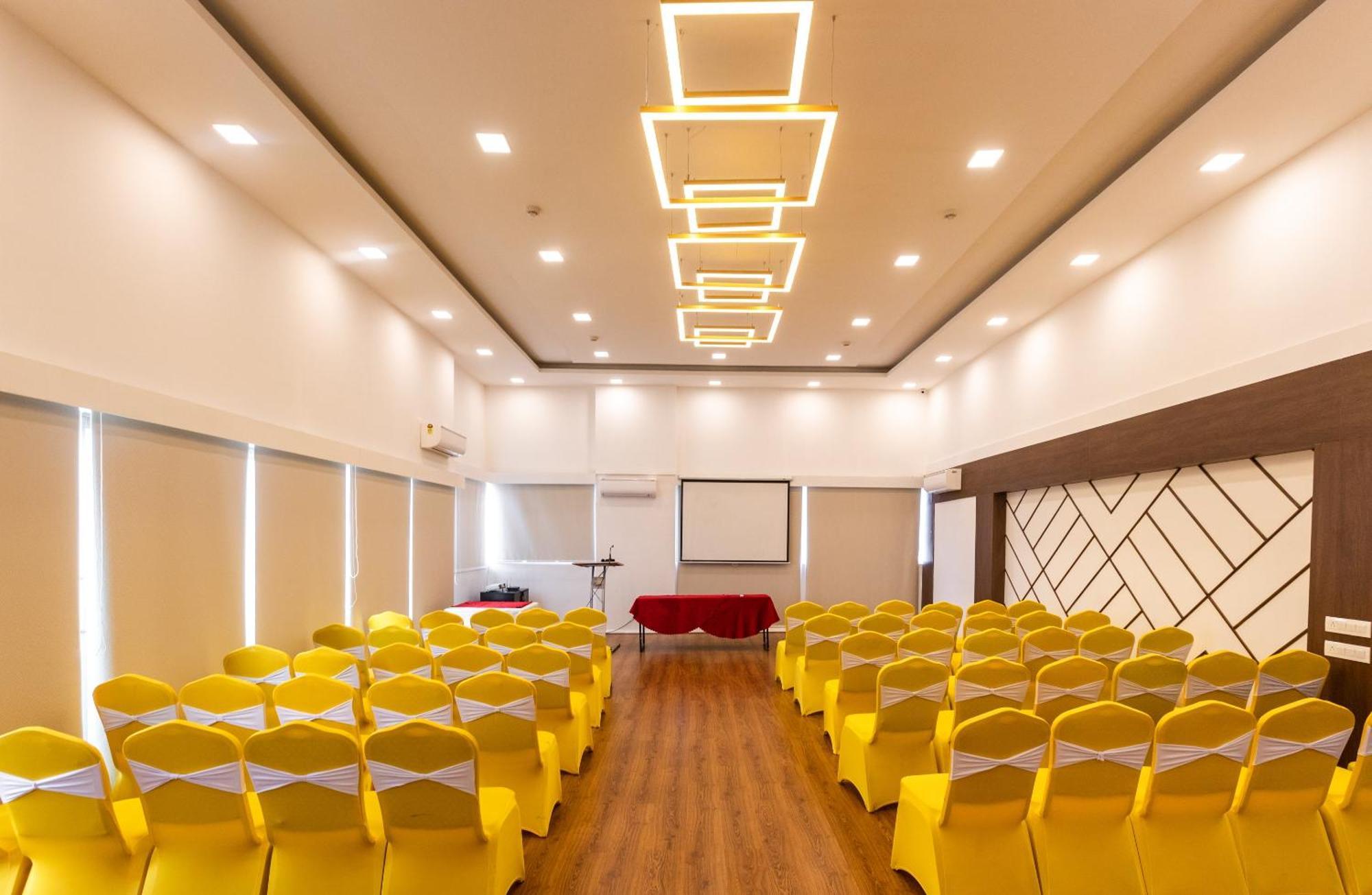 Clubhouse Nami Residency, Ahmedabad Hotel Exterior photo