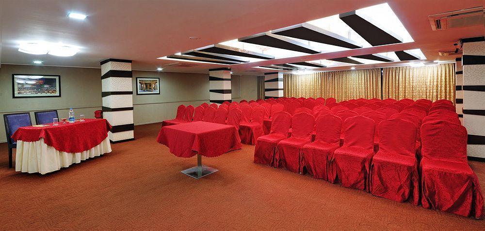 Clubhouse Nami Residency, Ahmedabad Hotel Exterior photo